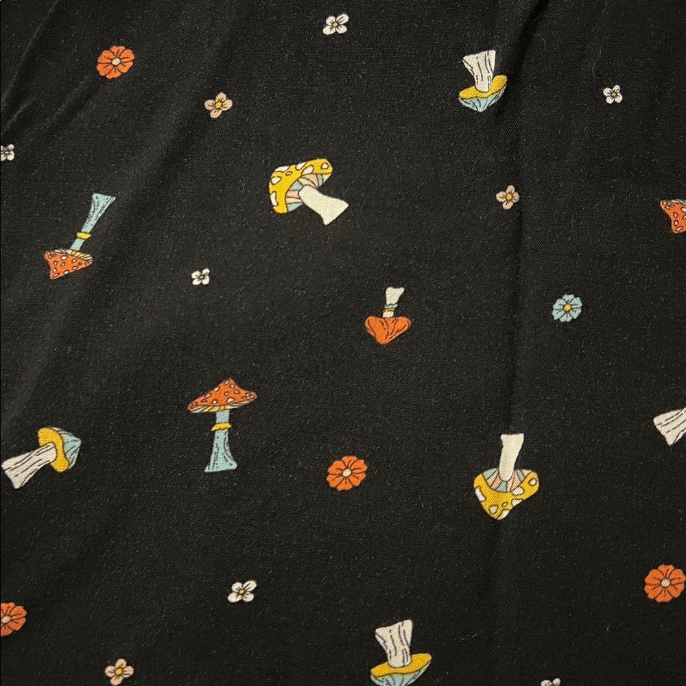 Black Mushroom button down short sleeve shirt women’s juniors XXL / 19 - Picture 9 of 11